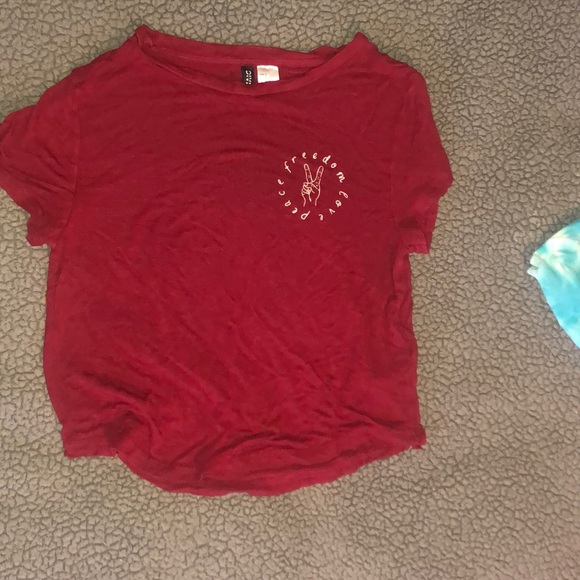 Red crop top - Picture 1 of 3